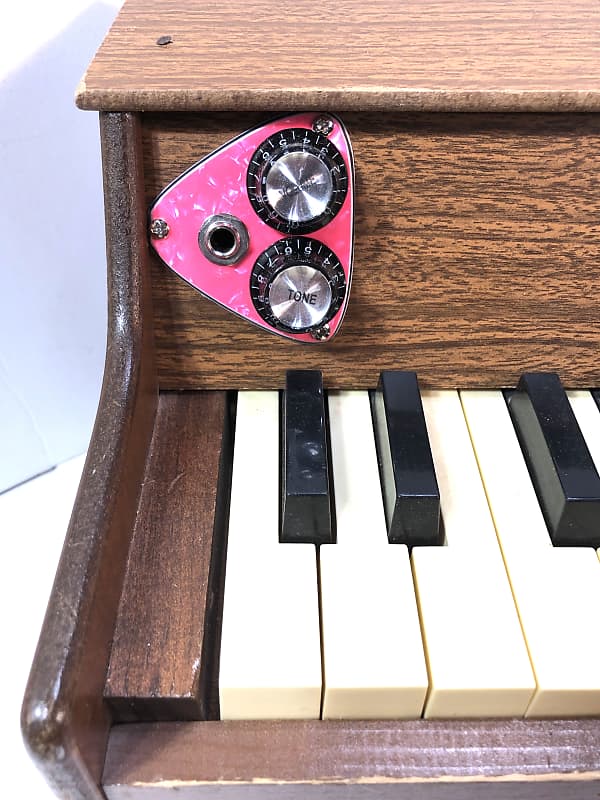 Schoenhut Pony Baby Grand Pink Piano - Mini Teclado de Piano de 25