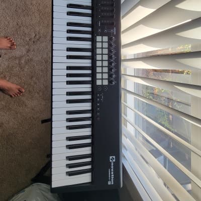Novation Launchkey 61 MKII MIDI Keyboard Controller 2015 - 2020 - Black