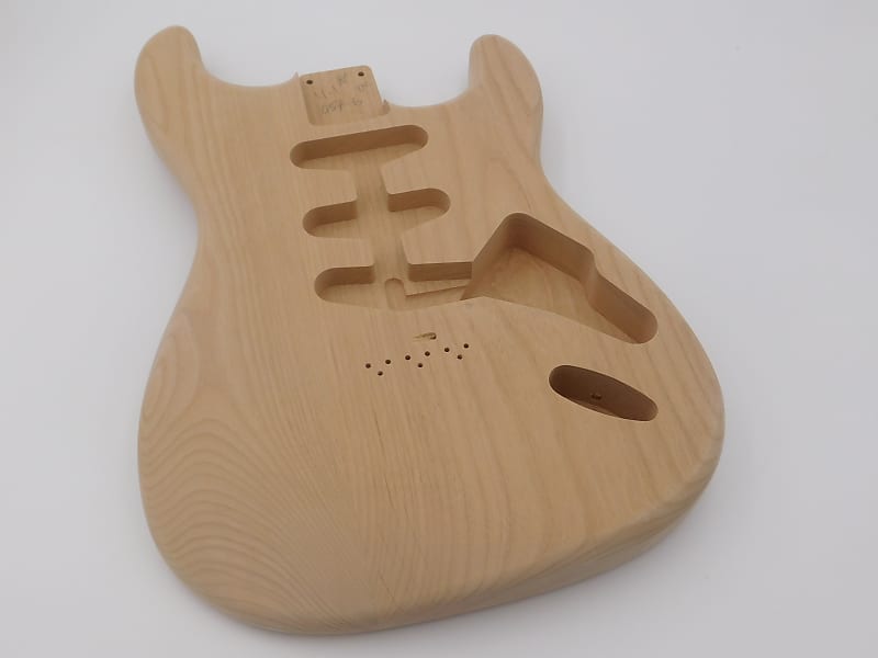 4lbs 1oz BloomDoom Nitro Lacquer Aged Relic Alder Hardtail Reverb