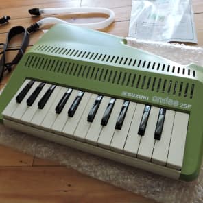 Melodica flute outlet