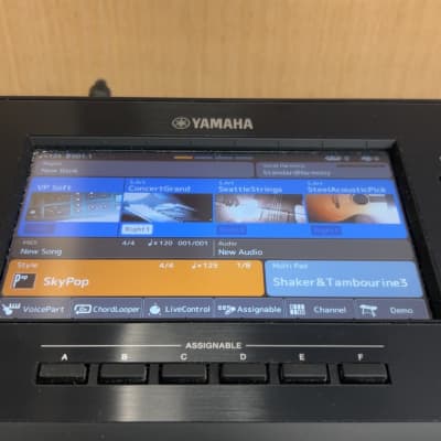 Yamaha PSR-SX900 61-Key Arranger Workstation 2019 - Present - Black image 3