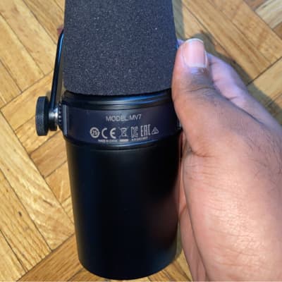 Shure MV7 Dynamic USB Podcast Microphone 2020 - Present Black image 1