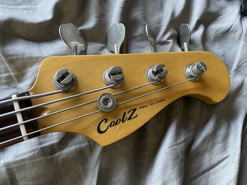 Cool Z ZJB-M1R 32” Medium Scale Jazz Bass