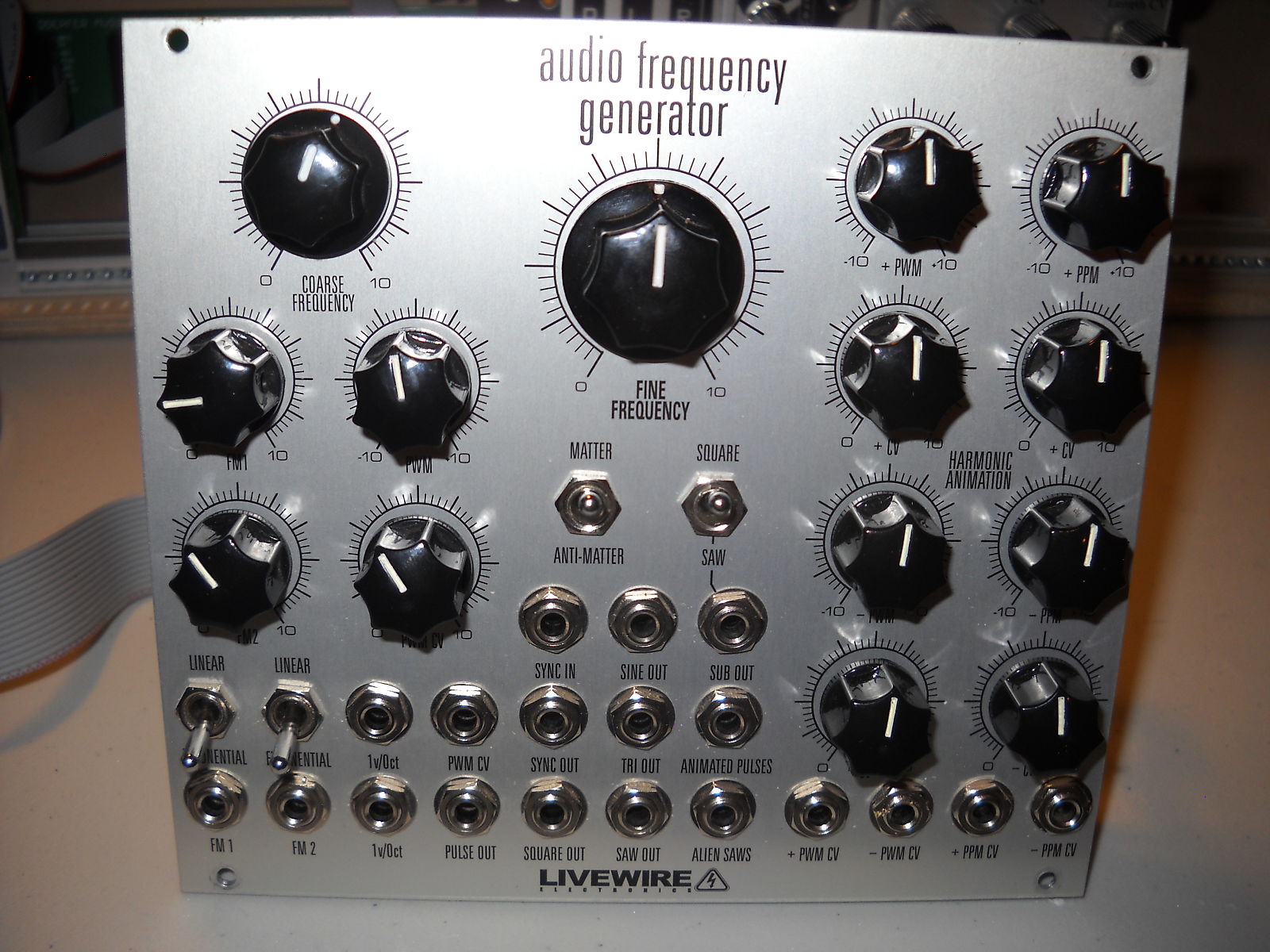 Live Wire Audio Frequency Generator Reverb