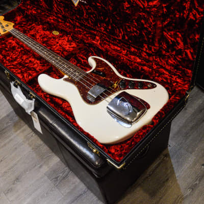 Fender Custom Shop '64 Jazz Bass Journeyman Relic - Aged Olympic White image 9
