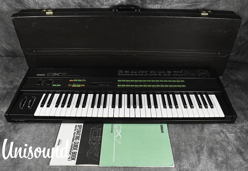 YAMAHA DX7 Digital Programmable Algorithm Synthesizer in Very Good Condition image 1