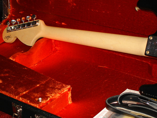Fender Custom Shop 1969 Stratocaster relic 2007 RARE black w Fender Custom Shop 1969 Stratocaster relic 2007 RARE black w