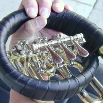 Piccolo on sale french horn