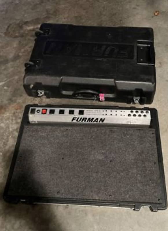 Furman SPB8C Powered Pedalboard with Wheels Reverb