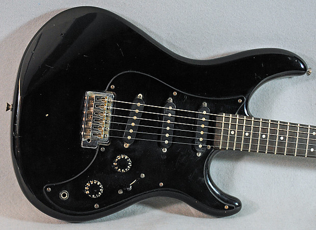 Yamaha SE203 Electric Guitar Black Professionally Set Up