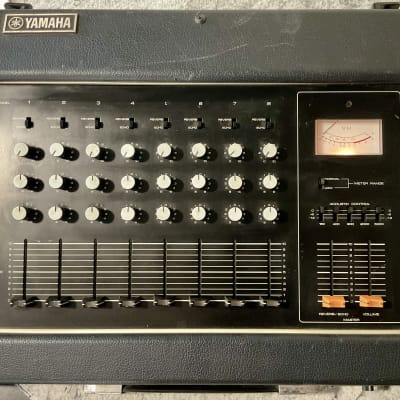 Yamaha PM200-B Mixer w/ Spring Reverb