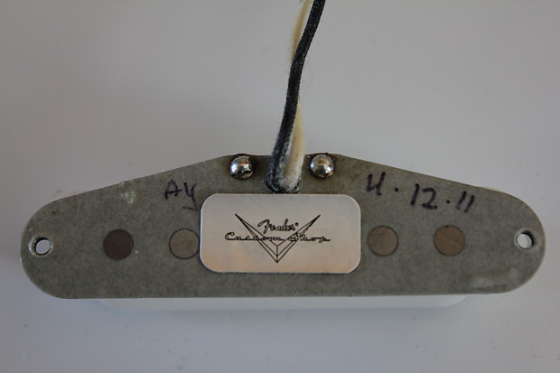 Fender Fender Custom Shop '69 Stratocaster Pickup Abigail Ybarra Initialed 2011 White
