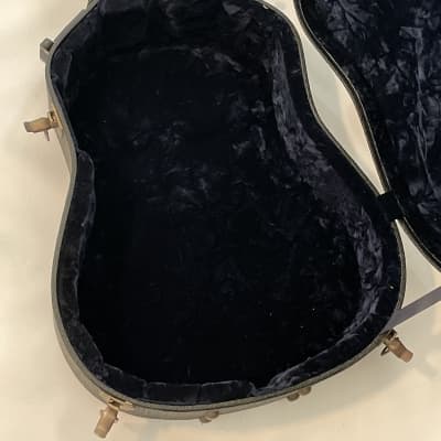 Vintage Larivee Acoustic Black Tolex Hardhshell Guitar Case Made in Canada image 15