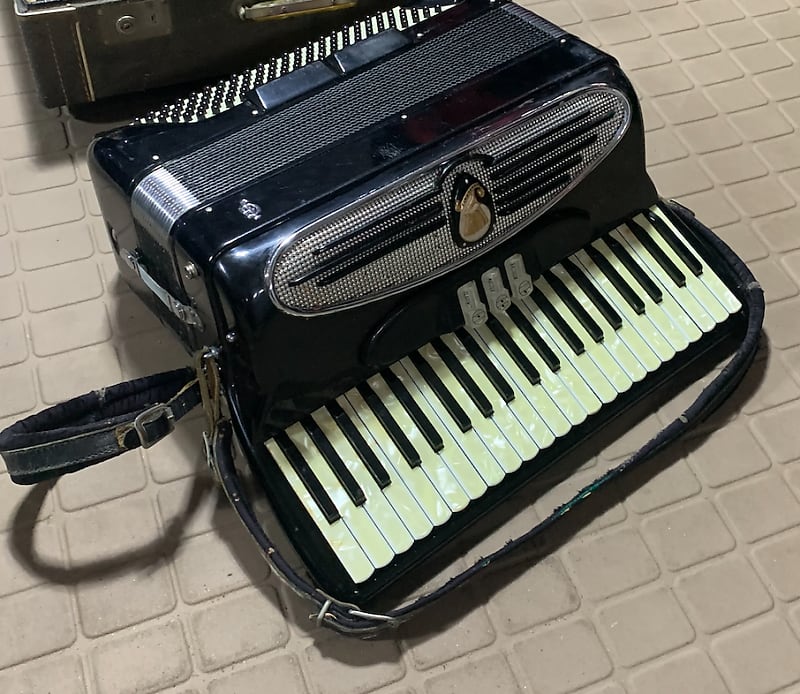Giulietti Accordion S 32 black Reverb