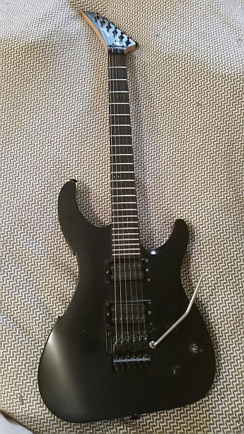 Peavey V Type Series EXP Matte Black