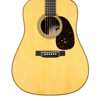 Martin Custom Shop HD28 Spruce/Wild Grain Rosewood Acoustic Guitar - Natural image 2