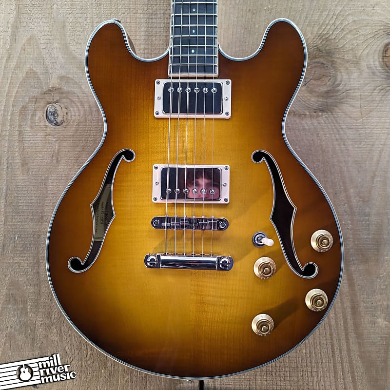 Eastman T184MX-GB Thinline Double Cutaway Hollow Body Electric Guitar Gold Burs