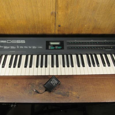 Buy used Yamaha  DS55 VINTAGE Synthesizer / Keyboard With Original Power Supply