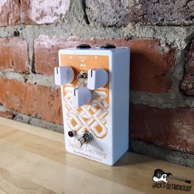EarthQuaker Devices Spatial Delivery V2 Envelope Filter with Sample & Hold image 2