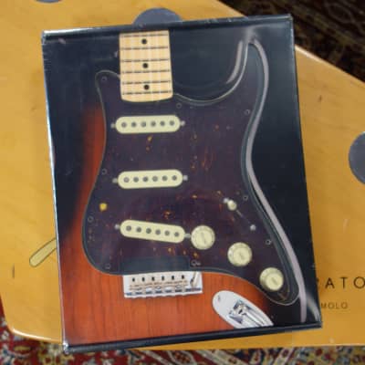 Fender pre-wired Stratocaster pickguard, '57 / '62 SSS image 1