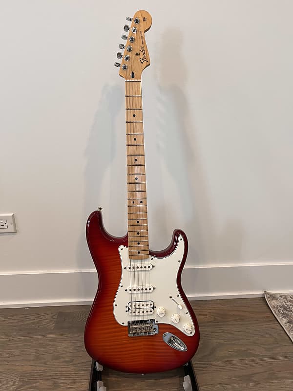 Fender Deluxe Stratocaster HSS Plus Top with iOS Connectivity