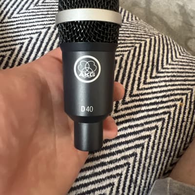 Amazon.com: AKG D40 Dynamic Instrument Microphone : Musical