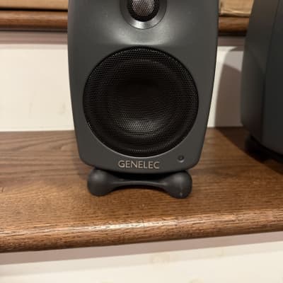 Genelec 8320A SAM 4" Powered Nearfield Studio Monitor (Pair) 2016 - 2021 - Gray image 2