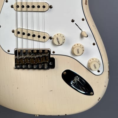 Fender Custom Shop Limited Edition 1964 Stratocaster Relic Super Faded Aged Shell Pink image 13
