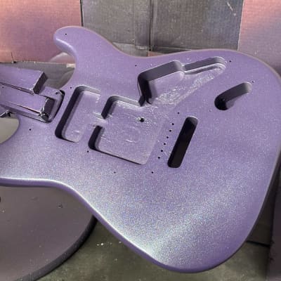 Fender Stratocaster ‘72 Vintage Reissue 1989 - Custom purple finish with metallic flake and a high-gloss clear coat image 6