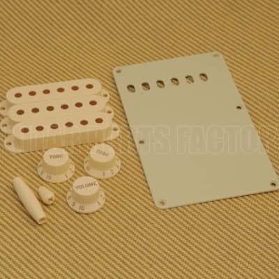 099-1368-000 Stratocaster Aged White Accessory Kit Strat Knobs & Covers