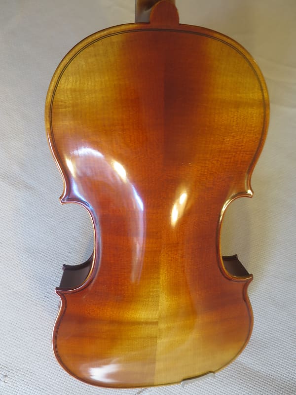 1988 Suzuki Violin No. 300, 4/4 Intermediate with Case - Near-Mint