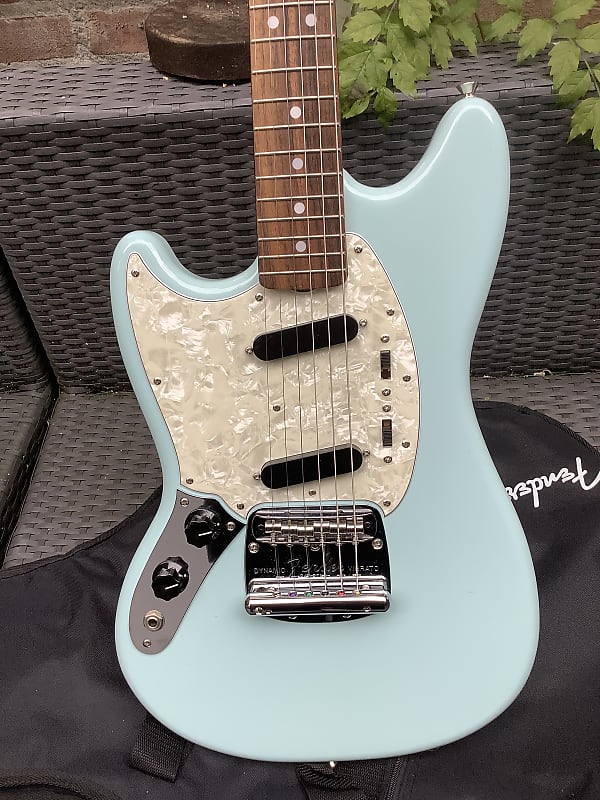 fender mustang lefty 世界限定15本 fender mustang lefty 世界限定15