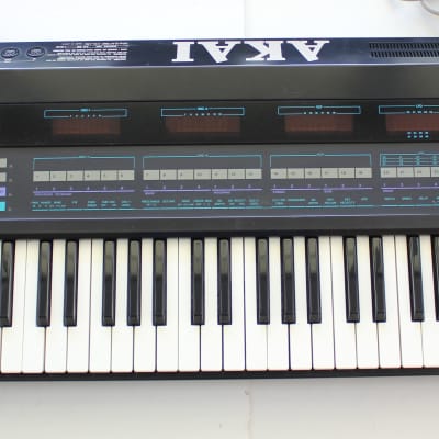 Vintage Akai AX 80 AX80 Synthesizer Keyboard Poly Synth