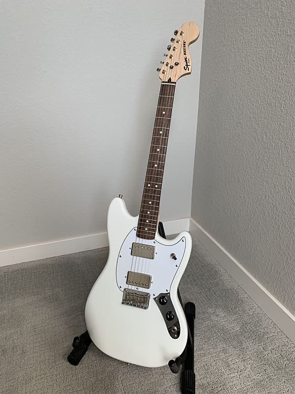 ほぼ新品 Fender Squier Mustang HH Squier Bullet Mustang HH Black - K&S Music Center LLC
