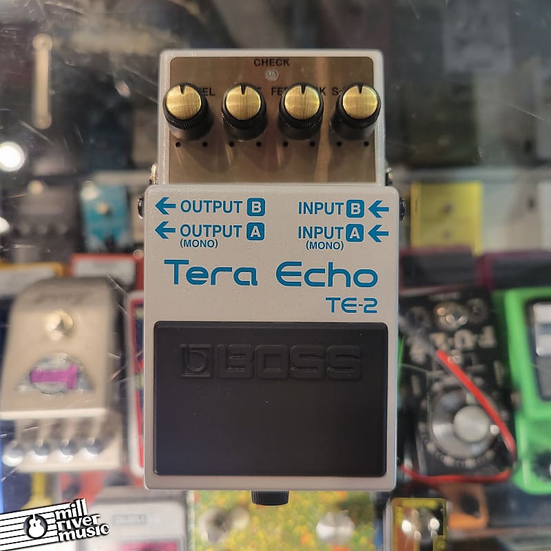 Boss TE-2 Tera Echo Delay Effects Pedal Used