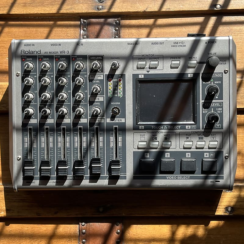 (16788) Roland VR-3 AV Mixer