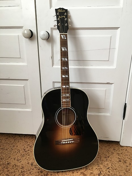 Gibson southern jumbo 12 fret hotsell