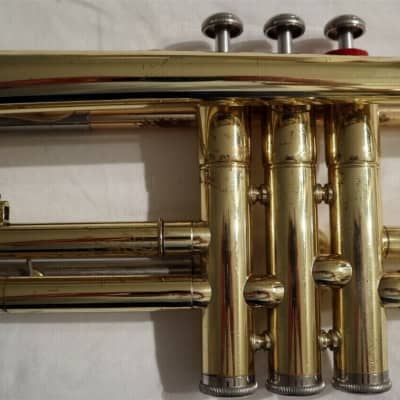 YAMAHA YTR 232 Bb Trumpet Serial 103104 With Case image 8