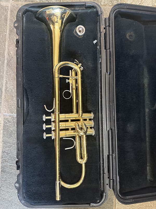 バックトランペット「TR300」 Bach TR300 Trumpet w/ Case and Bach 7C