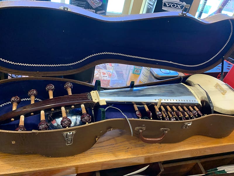 Hemen & Co Sarod 70's Teak Reverb