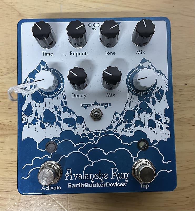 EarthQuaker Devices Avalanche Run Stereo Reverb & Delay with Tap Tempo V2