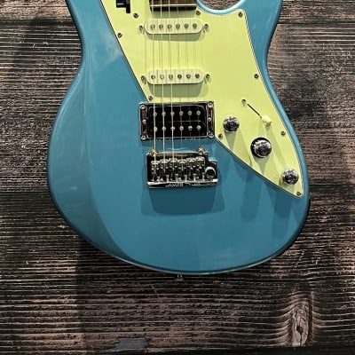 Amazon.com: Line 6 James Tyler Variax JTV-69 Modeling