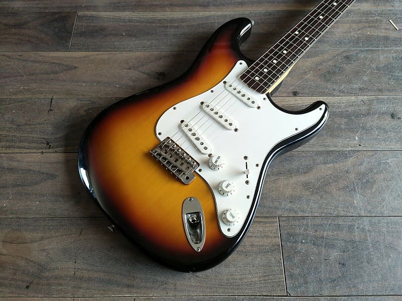 2008 Fender Japan ST-STD Stratocaster Standard (Sunburst)