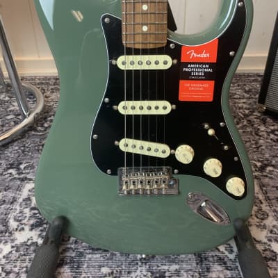 Fender American Pro Stratocaster RW ATO 2019 Antique Olive image 2