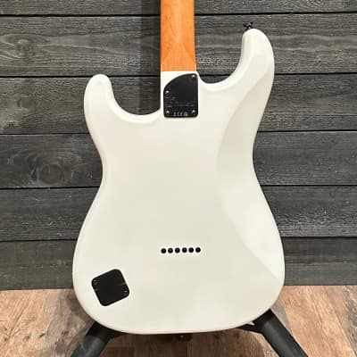 Fender Squier Contemporary Stratocaster Special Electric Guitar - White image 4