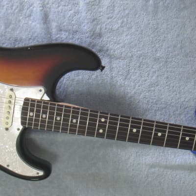 Upgraded Fender Stratocaster 2014 - 3 tone with case image 2