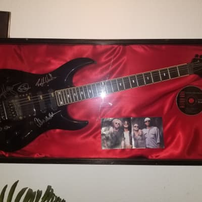 Eddie Van Halen X4 autographed Guitar Yamaha 'RGZ CUSTOM" 1987 gloss black Very Rare image 5
