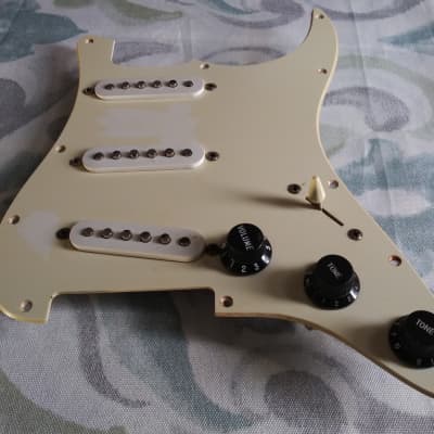 Squier Affinity Loaded Pickguard - S-S-S (2006) White image 2