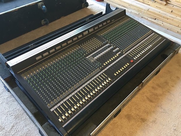 Yamaha  PM 3000 40-Channel Mixing Console image 1