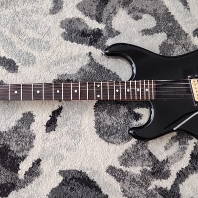 Left Handed Kramer Focus 1000 Black image 2